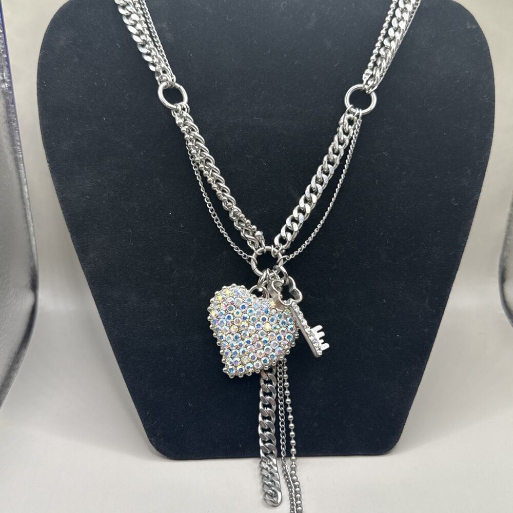 Unica Crystal Heart Key Charm Necklace Bride Bachelorette Dopamine Y2K Glam
